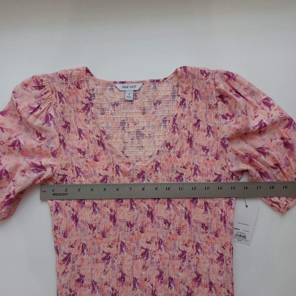 💰3/$25 Nine West Women's Blouse Elbow Puff Sleeve Smocked Pink Top V-Neck NWT S - Picture 10 of 13